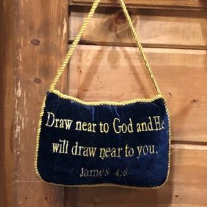 Christian hanging pillow James 4:8 velvet & gold